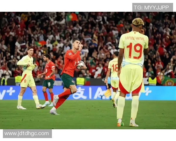 门德斯与亚马尔对决不断23岁身价7000万欧再夺MVP 门德斯与亚马尔对决不断23岁身价7000万欧再夺MVP