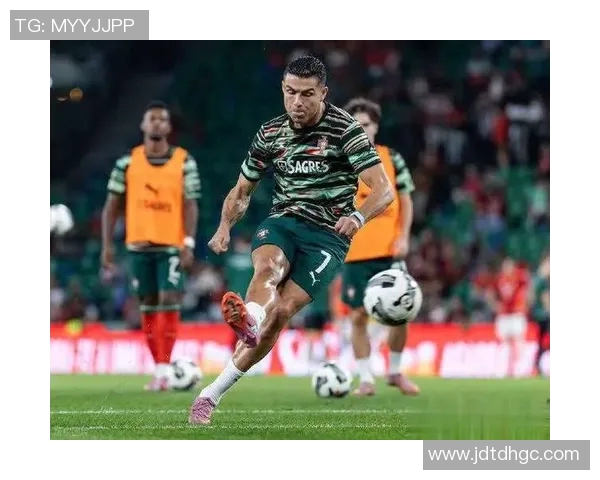 2025年全球球员收入榜揭晓C罗以239亿欧元高居第一梅西紧随其后 2025年全球球员收入榜揭晓C罗以239亿欧元高居第一梅西紧随其后