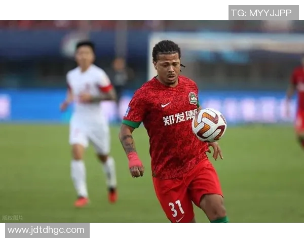 佛得角球员与球迷互动迎战关键战役冲击世界杯梦想