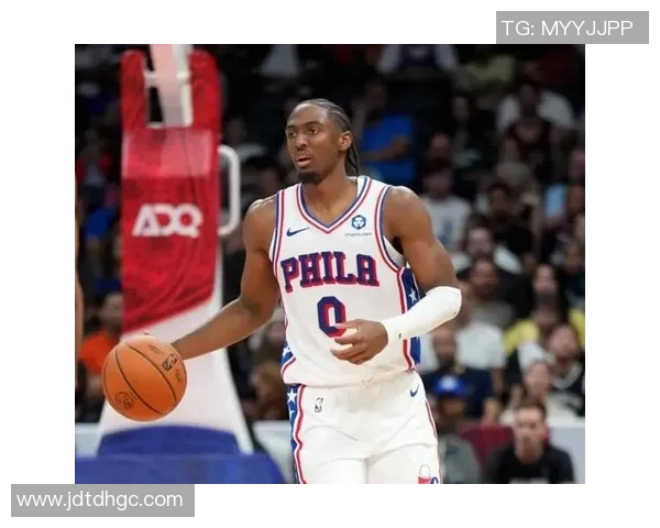 马克西本季表现亮眼场均得分与三分球排名第二多项数据跻身前五行列 马克西本季表现亮眼场均得分与三分球排名第二多项数据跻身前五行列