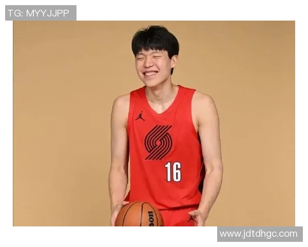 杨瀚森季前赛表现亮眼场均8分35板新赛季期待更大突破与进步