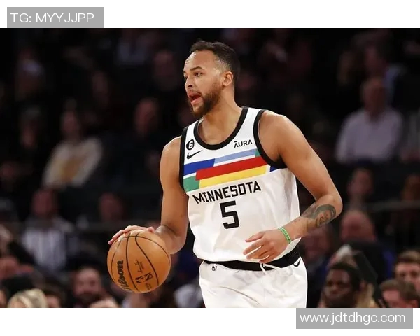 木狼逆转战胜对手赛后芬奇乐观表示戈贝尔状态良好