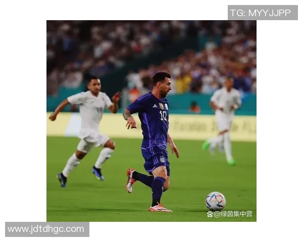 梅西在社交媒体分享照片宣布前往阿根廷国家队报到的喜悦心情